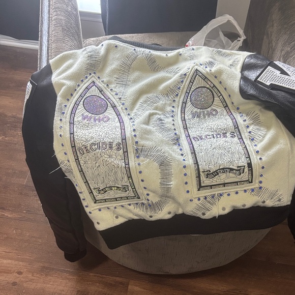 Who Decides War Other - WHO DECIDES WAR limited edition from complex con 2025